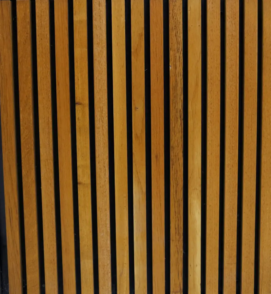 SLAT PANEL CEDRO BARNIZAD 24X96