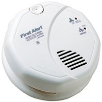 First Alert SC7010BV 120V Hardwired Combination Smoke and Carbon Monoxide Detector with Backup Battery and Voice Warning Safety Equipment