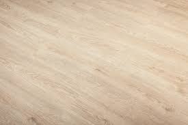 [501000600] PISO FINSA SUPREME ROBLE LORETO