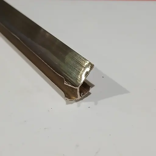 [140003110] PERFIL JA525 110"E/CORNER SILVER