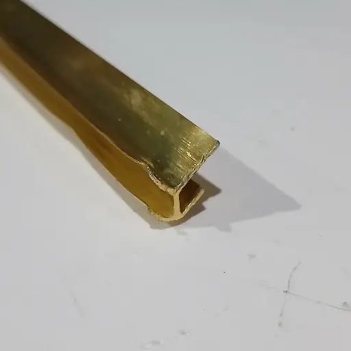 [140003120] PERFIL JA525 110"E/CORNER GOLD